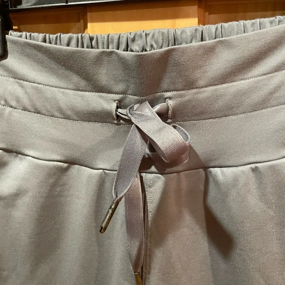 Jo + Jax Fiora Pant Light Gray joggers adult small 2-4  nwot